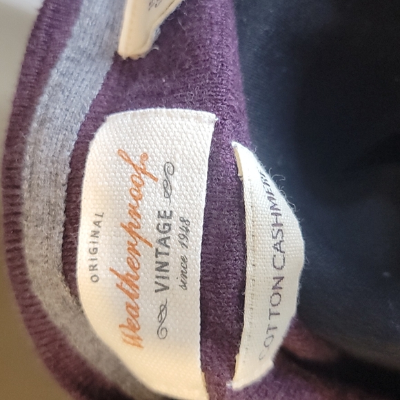 V-neck sweater - Picture 4 of 4